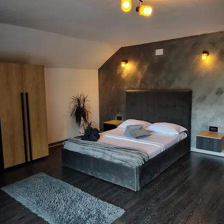 Vibe House Madisson Holiday home